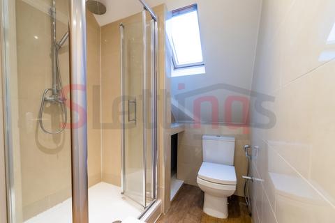 2 bedroom flat for sale, Edgware, HA8 8HR