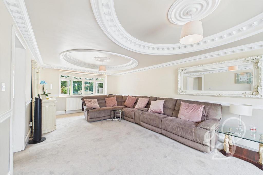 CAM01659 G0-PR0463-STILL010.jpg