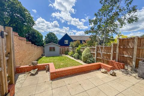 28 Augusta Drive, Hockley, SS5 4FY