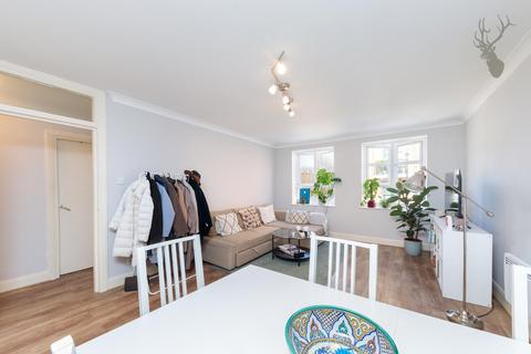 18 Fuller Close, London, E2 6DX