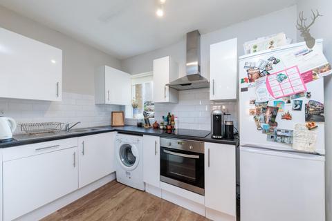 18 Fuller Close, London, E2 6DX