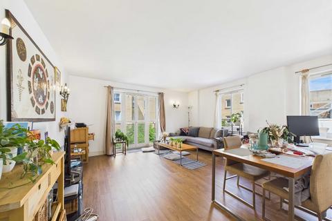 2 bedroom apartment for sale, Cornell Building, London