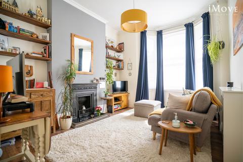 Flat 2, 27 Woodland Road, London, SE19 1NS