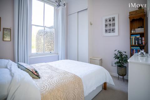 Flat 2, 27 Woodland Road, London, SE19 1NS