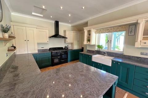 4 bedroom detached house for sale, Station Road, Brampton