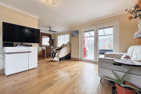 14 Whitefield Avenue, Purley, CR8 4BG