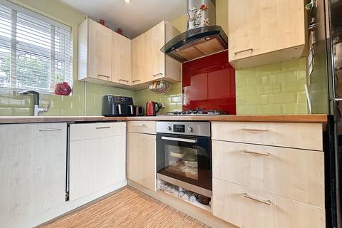 14 Whitefield Avenue, Purley, CR8 4BG