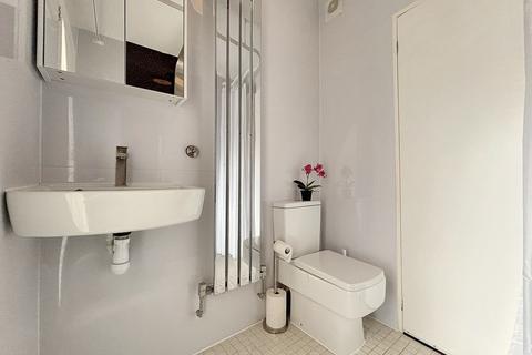 14 Whitefield Avenue, Purley, CR8 4BG
