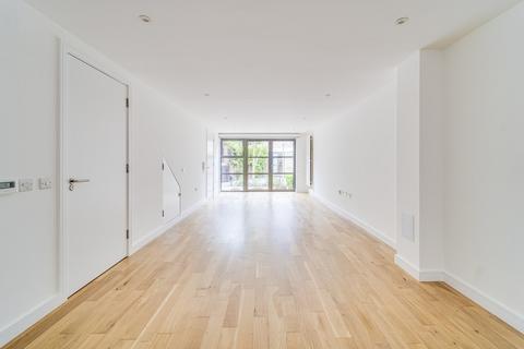 2 bedroom terraced house for sale, Buckingham Road, De Beauvoir, London, N1