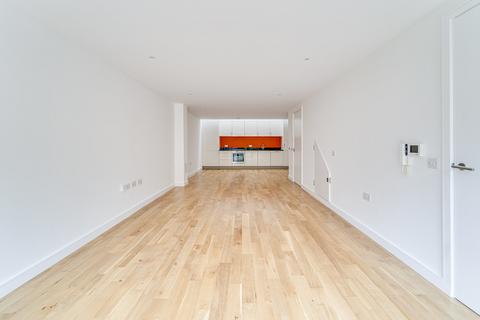 2 bedroom terraced house for sale, Buckingham Road, De Beauvoir, London, N1