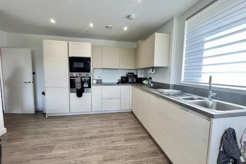 2 bedroom apartment for sale, Rainham Road North, Dagenham