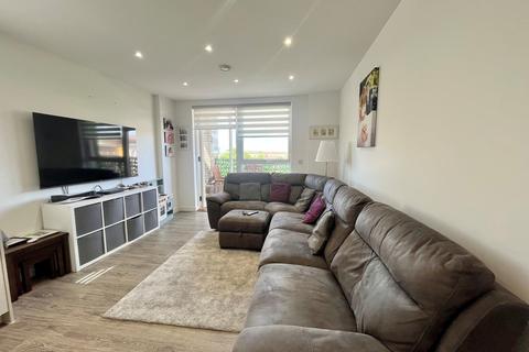 2 bedroom apartment for sale, Rainham Road North, Dagenham