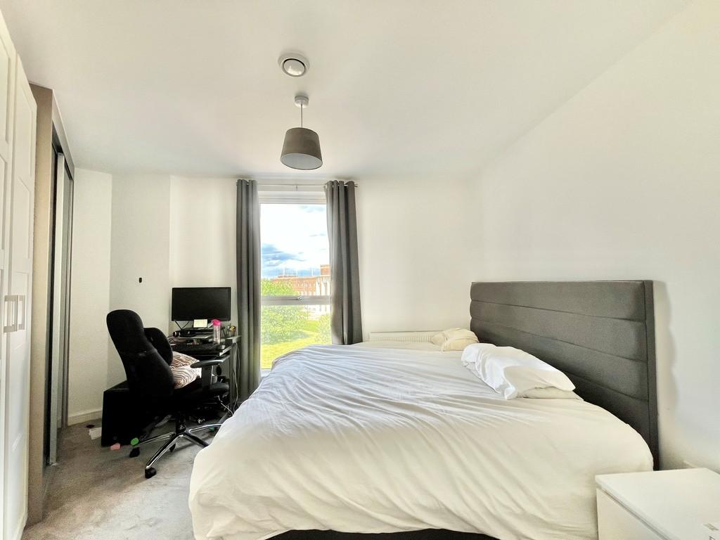 Bed 1.2