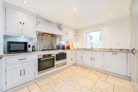4 Reynolds Place, London, SE3 8SX