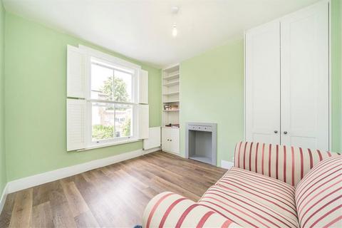 4 Reynolds Place, London, SE3 8SX