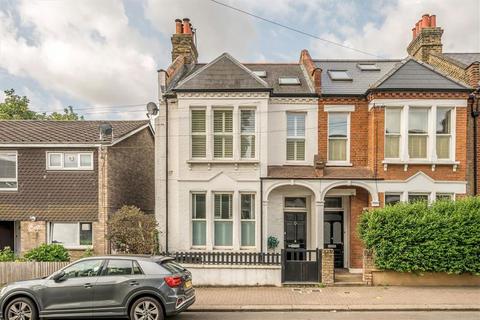 3 bedroom flat for sale, Hazelbourne Road, London SW12