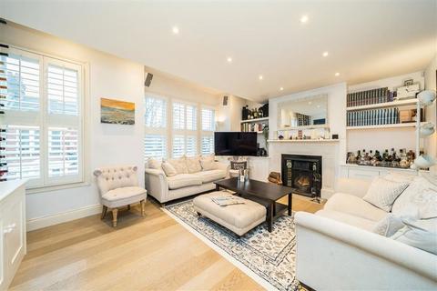 3 bedroom flat for sale, Hazelbourne Road, London SW12
