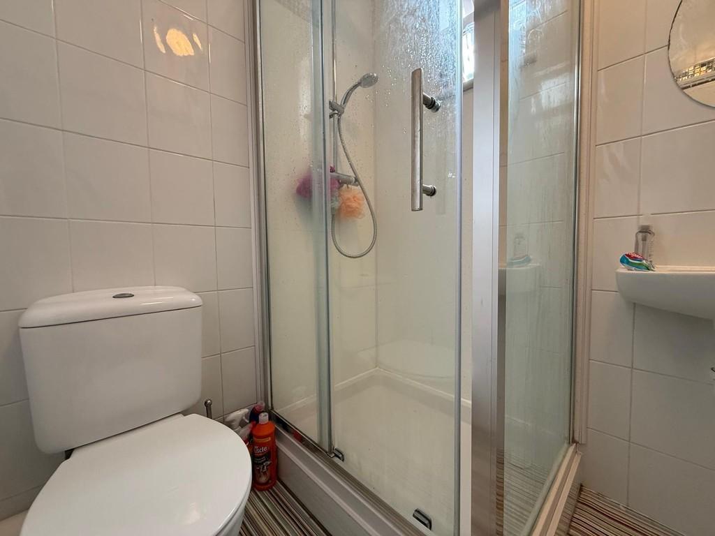 101 portland street fff shower room