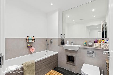 24 North Square, Newhall, Harlow, CM17 9TW