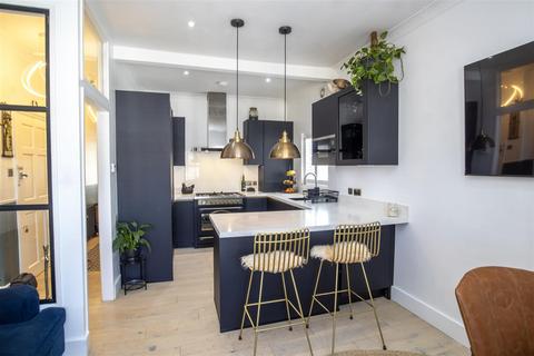 Flat 4, 18 Park Road, Wallington, SM6 8AH