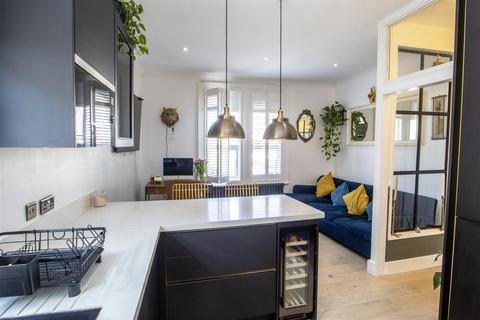 Flat 4, 18 Park Road, Wallington, SM6 8AH