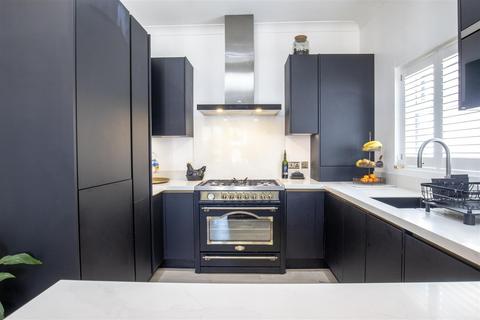 Flat 4, 18 Park Road, Wallington, SM6 8AH