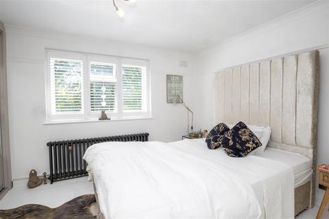 Flat 4, 18 Park Road, Wallington, SM6 8AH