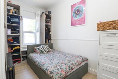 Flat 4, 18 Park Road, Wallington, SM6 8AH