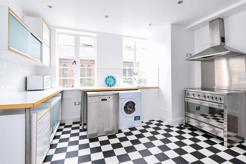 2 bedroom duplex to rent, Balham High Road, Balham, London, SW17
