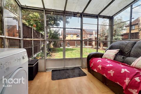 2 Biggs Close, Whetstone, Leicester, LE8 6WG