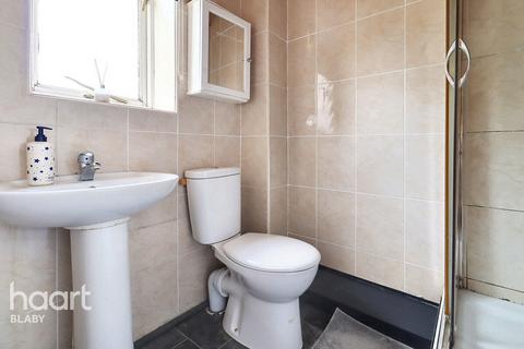 2 Biggs Close, Whetstone, Leicester, LE8 6WG