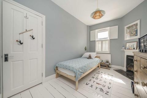119 Balfour Road, London, W13 9TW