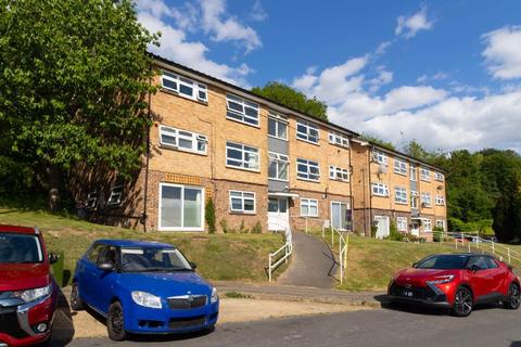 12 Edgeworth Close, Whyteleafe, CR3 0BW