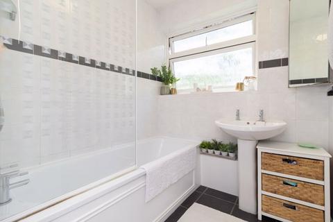 12 Edgeworth Close, Whyteleafe, CR3 0BW