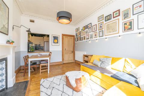 313/6 Easter Road, Edinburgh, EH6 8LH