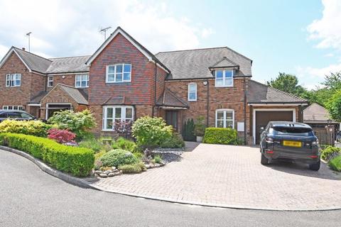 4 bedroom detached house for sale, Upper Chimes, Maidstone