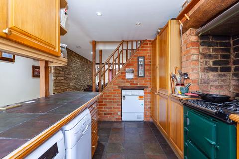 2 bedroom terraced house for sale, Broad Street, Bampton OX18