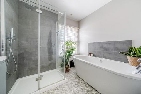 Flat 2, The Old Brew House, 18 Cooper Road, Guildford, GU1 3LY