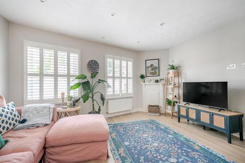 Flat 2, The Old Brew House, 18 Cooper Road, Guildford, GU1 3LY