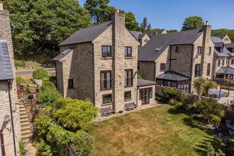 8 Stonecroft Mount, Sowerby Bridge HX6 2SB