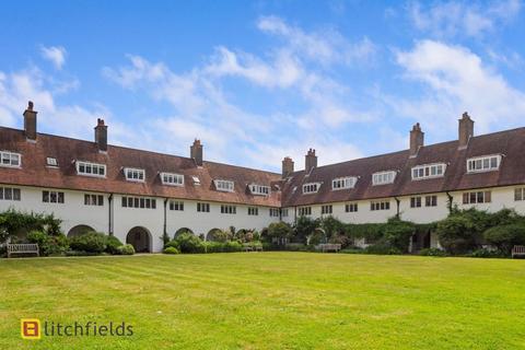 2 bedroom apartment for sale, Waterlow Court, Heath Close, Hampstead Garden Suburb, NW11