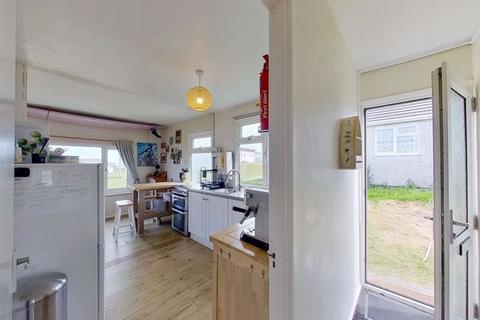 2 bedroom property for sale, Rolling Waves. Riviere Towans