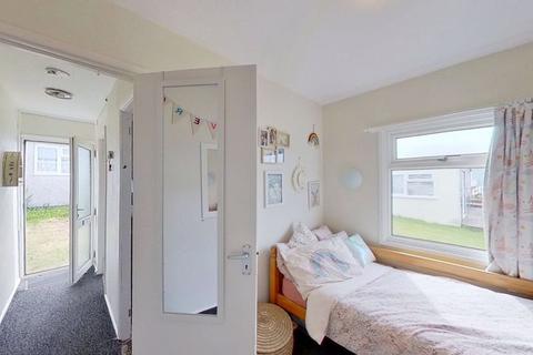 2 bedroom property for sale, Rolling Waves. Riviere Towans