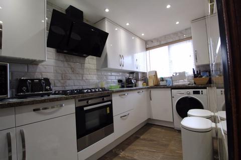 undefined, Elm Park Close, Dunstable