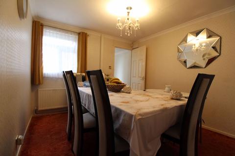 undefined, Elm Park Close, Dunstable