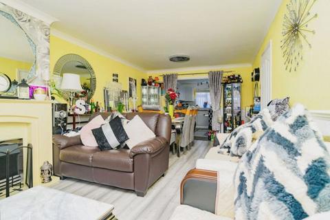 35 Ashfield Way, Luton, LU3 2UN