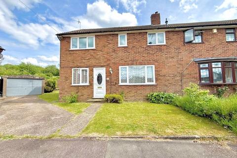 Jeans Way, Dunstable
