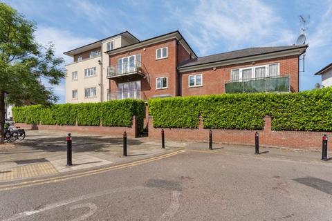 3 bedroom flat for sale - Astha Court, Kings Avenue, Greenford