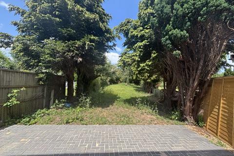 3 bedroom semi-detached house for sale, Denham Close, Uxbridge, UB9