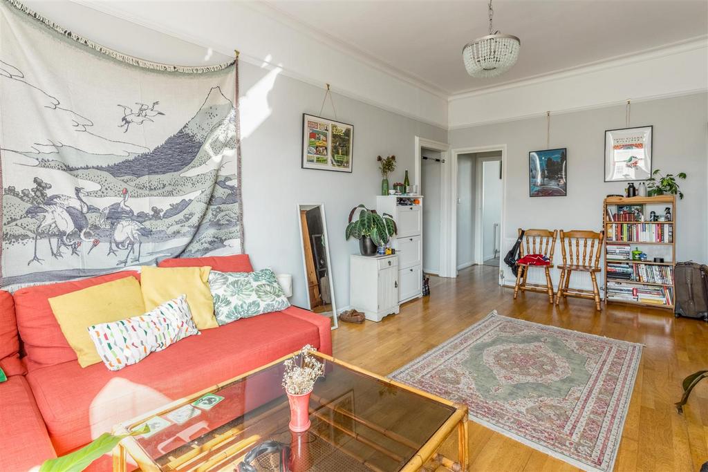 Flat 3, 66 Lansdowne Place-9.jpg